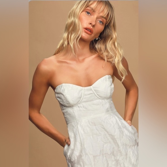LULU’S From this Day White Floral Jacquard Strapless Midi Dress NWT SOLDOUT - Picture 4 of 7